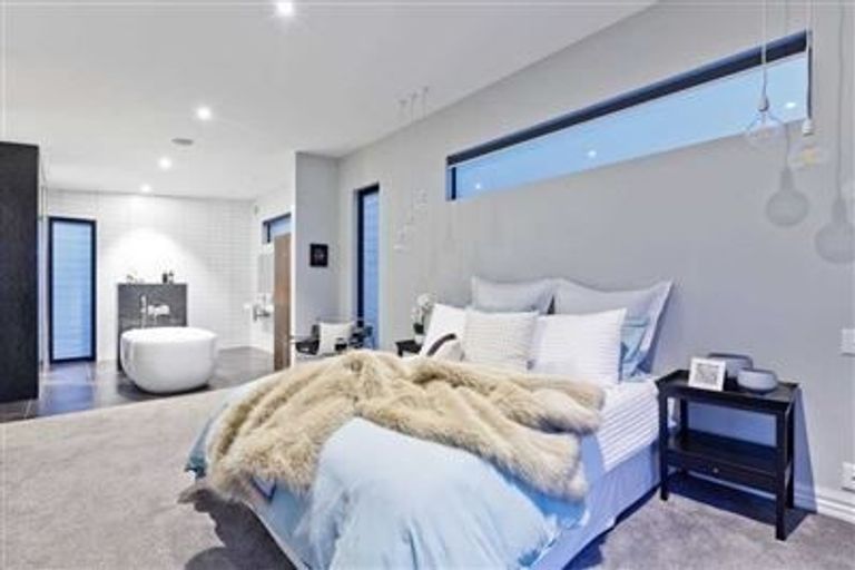 Photo of property in 109a Beach Road, Castor Bay, Auckland, 0620