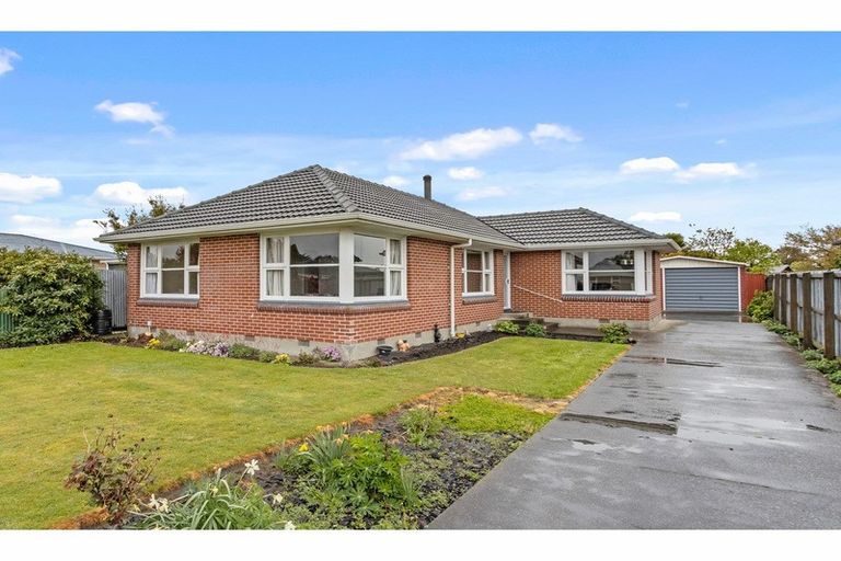 Photo of property in 17 Blankney Street, Hornby, Christchurch, 8042