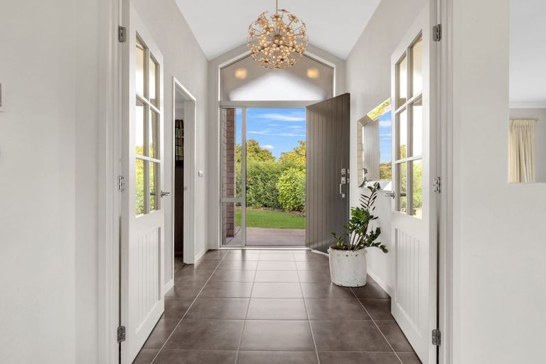 Photo of property in 9 Portofino Point, Karaka, Papakura, 2113