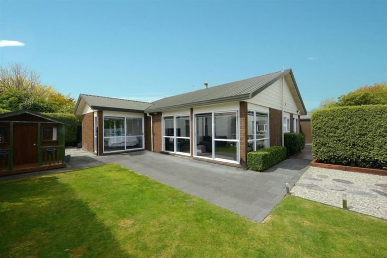 Photo of property in 30 Beauford Place, Parklands, Christchurch, 8083