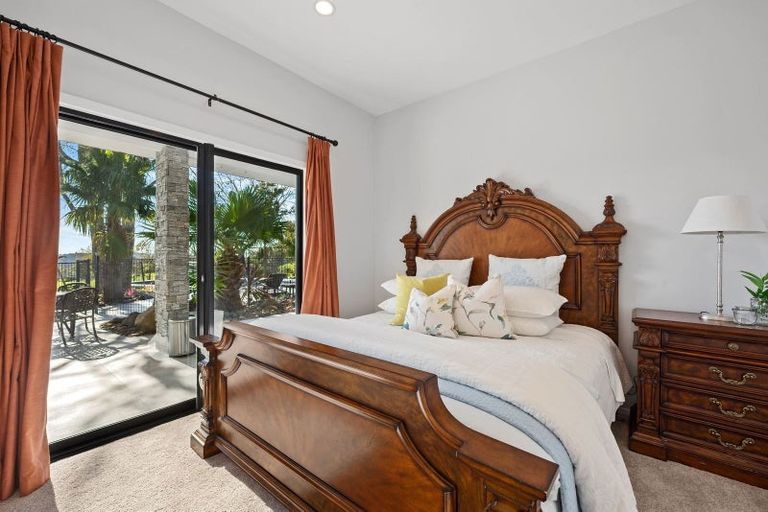 Photo of property in 49 Vaughans Road, Okura, Albany, 0792