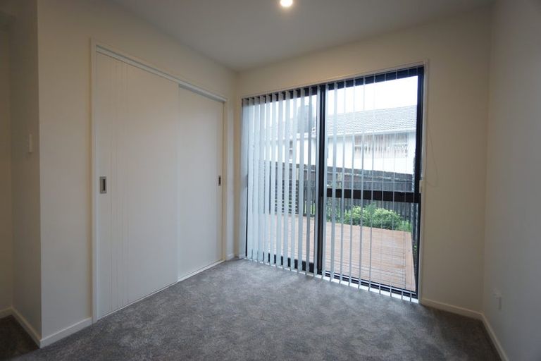 Photo of property in 3/26 Buscomb Avenue, Henderson, Auckland, 0610