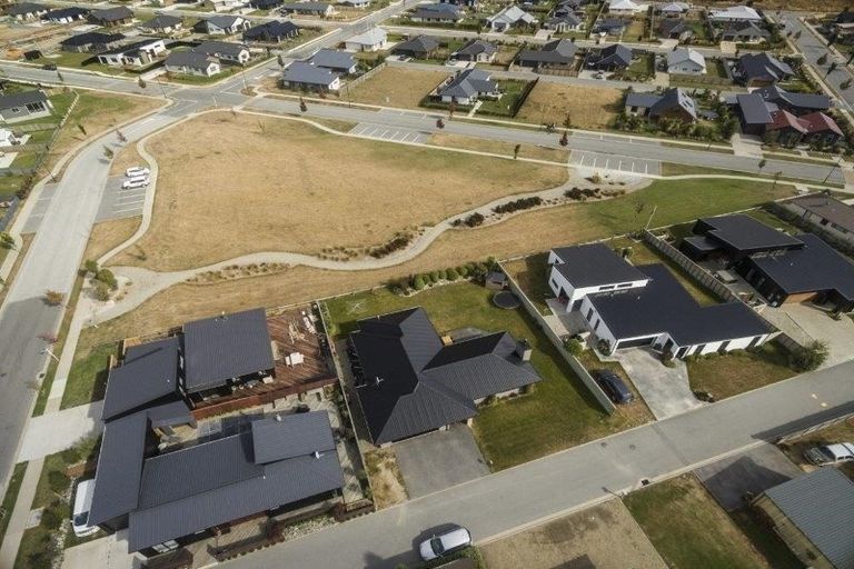 Photo of property in 3 Poppy Lane, Albert Town, Wanaka, 9305