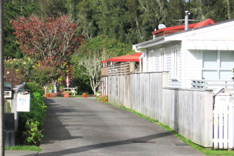 Photo of property in 2/712 Swanson Road, Swanson, Auckland, 0612