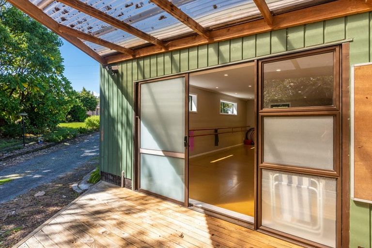 Photo of property in 309 Te Moana Road, Waikanae, 5036