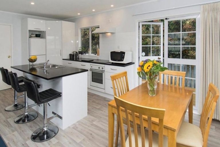 Photo of property in 1/13 De Quincey Terrace, Highland Park, Auckland, 2010