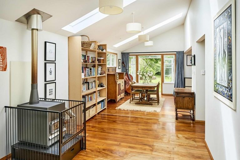 Photo of property in 20 Airlie Road, Plimmerton, Porirua, 5026