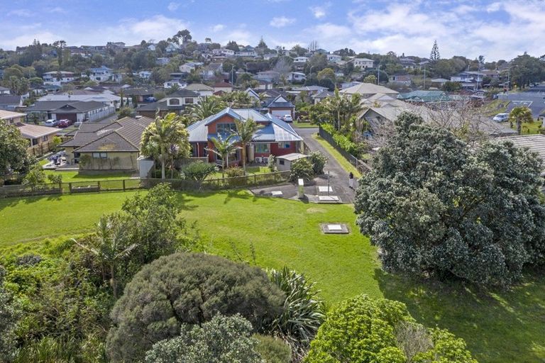 Photo of property in 12 Fremantle Place, Pakuranga Heights, Auckland, 2010