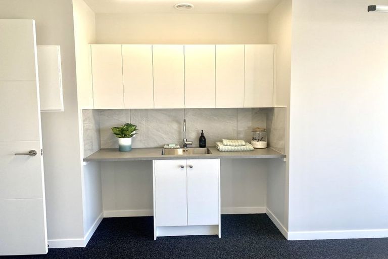 Photo of property in 9 George Yee Place, Taradale, Napier, 4112