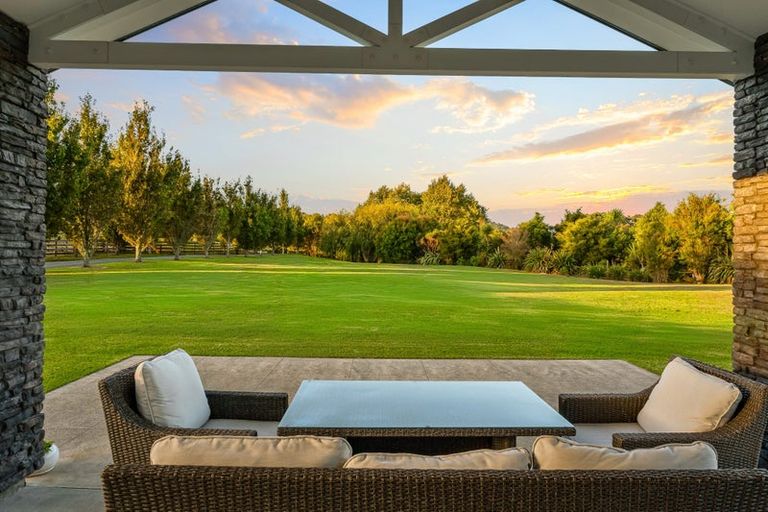 Photo of property in 1 Ngaire Close, Wainui, Silverdale, 0994