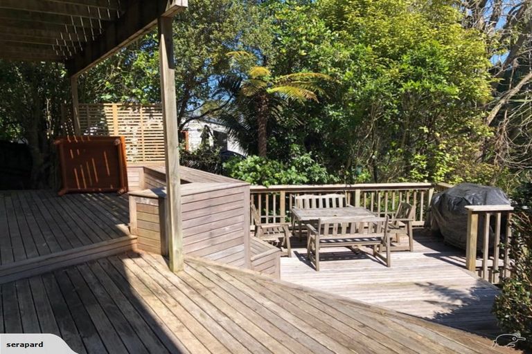 Photo of property in 33 Park Hill Road, Birkenhead, Auckland, 0626