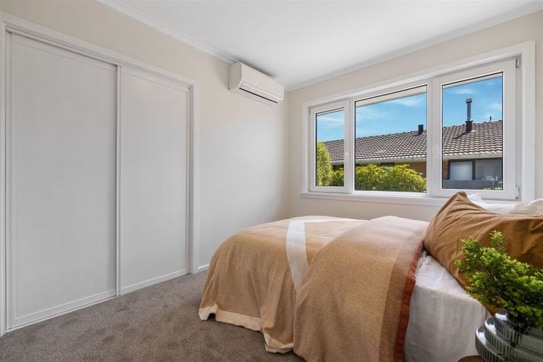 Photo of property in 136 Avonhead Road, Avonhead, Christchurch, 8042