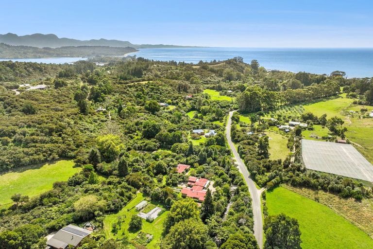 Photo of property in 15 Tukurua Road, Parapara, Takaka, 7182