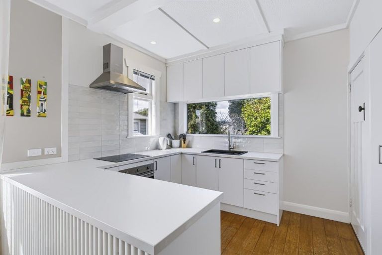 Photo of property in 22 Ngaio Street, Strandon, New Plymouth, 4312
