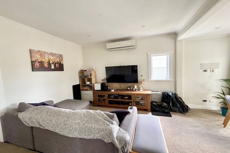 Photo of property in 1/16 Corunna Road, Milford, Auckland, 0620