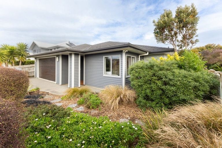 Photo of property in 58 Kotuku Drive, Paraparaumu Beach, Paraparaumu, 5032
