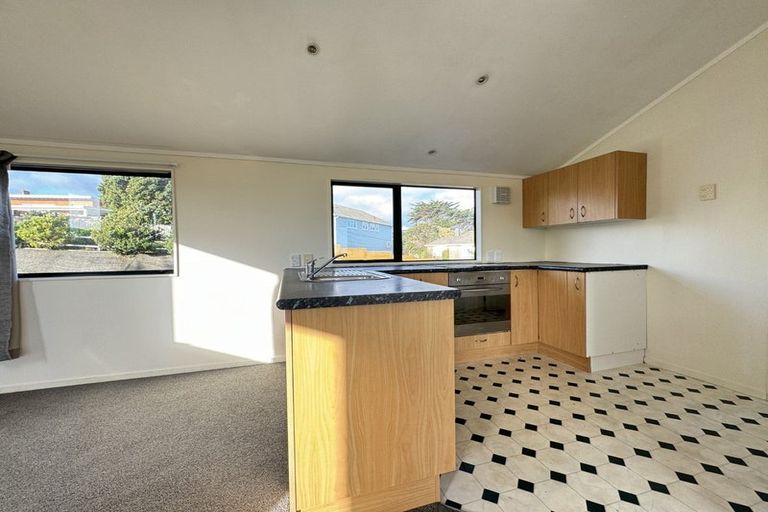 Photo of property in 20 Morere Street, Titahi Bay, Porirua, 5022