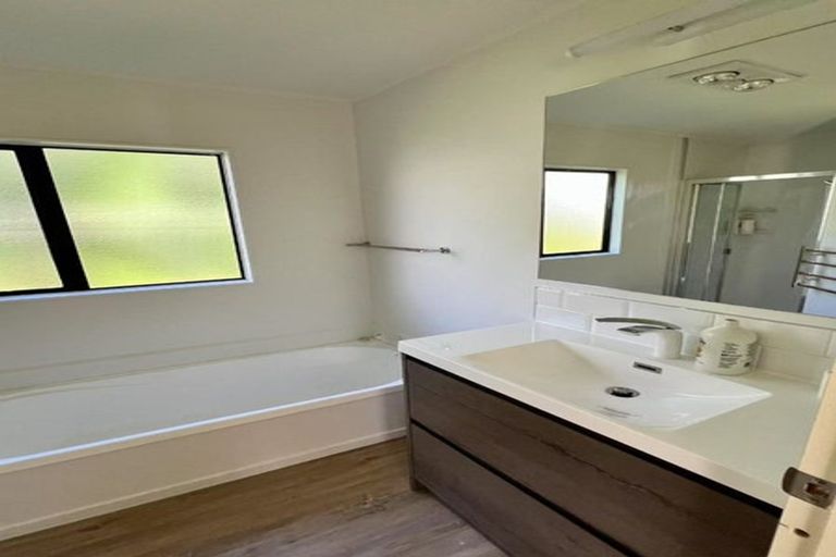 Photo of property in 2/10 Belmont Terrace, Milford, Auckland, 0620