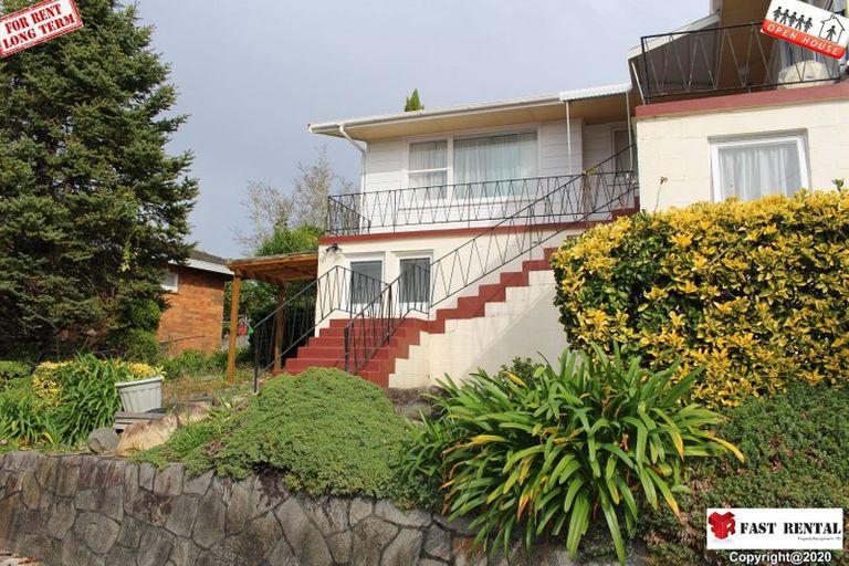 Photo of property in 21 Chivalry Road, Glenfield, Auckland, 0629