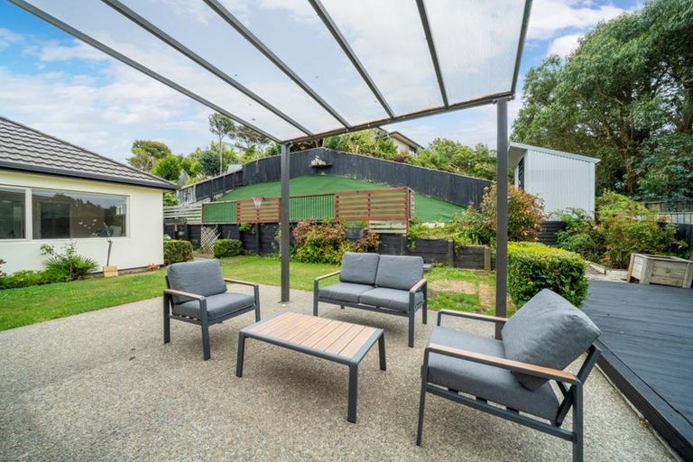 Photo of property in 50 Te Puia Drive, Aotea, Porirua, 5024