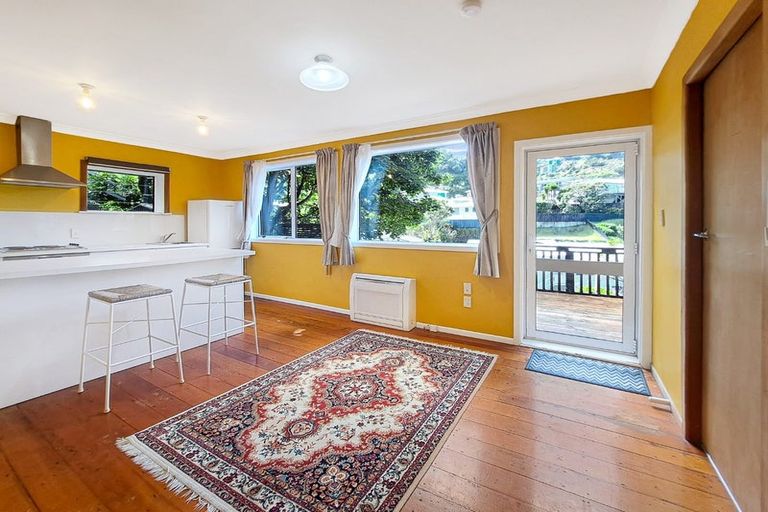 Photo of property in 47 Melrose Road, Island Bay, Wellington, 6023