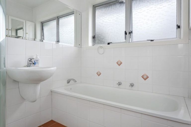 Photo of property in 5 Woodstock Crescent, Leamington, Cambridge, 3432