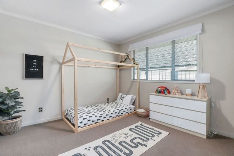 Photo of property in 1 Woodridge Drive, Stanmore Bay, Whangaparaoa, 0932