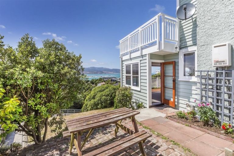 Photo of property in 49 Hungerford Road, Lyall Bay, Wellington, 6022