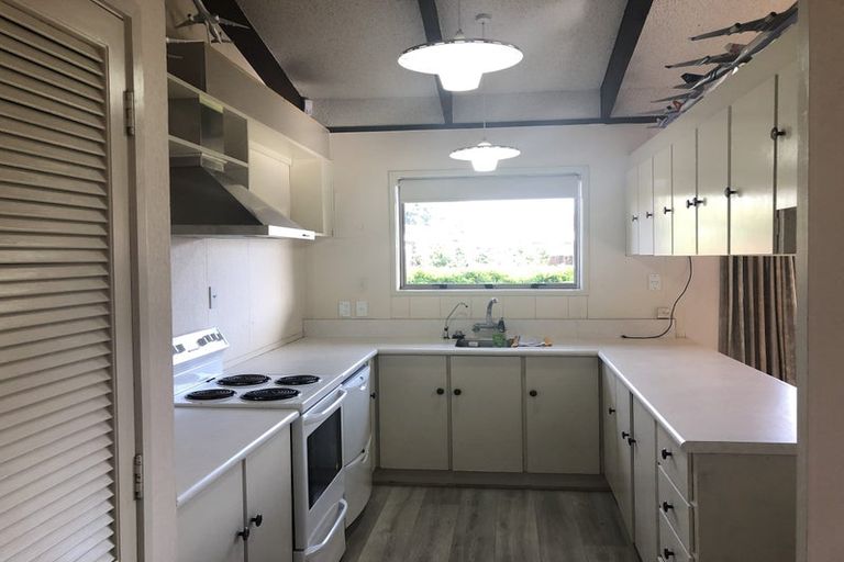 Photo of property in 2/35 Swanson Road, Henderson, Auckland, 0610