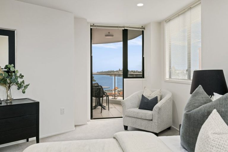 Photo of property in 5d/173 Hurstmere Road, Takapuna, Auckland, 0622