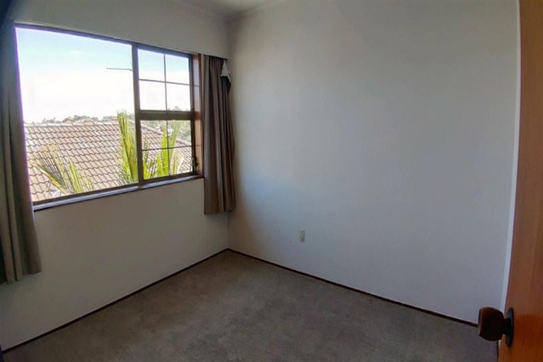 Photo of property in 1/37 Rangitoto Terrace, Milford, Auckland, 0620