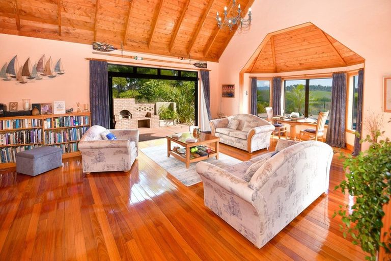 Photo of property in 836 Sandspit Road, Warkworth, 0982