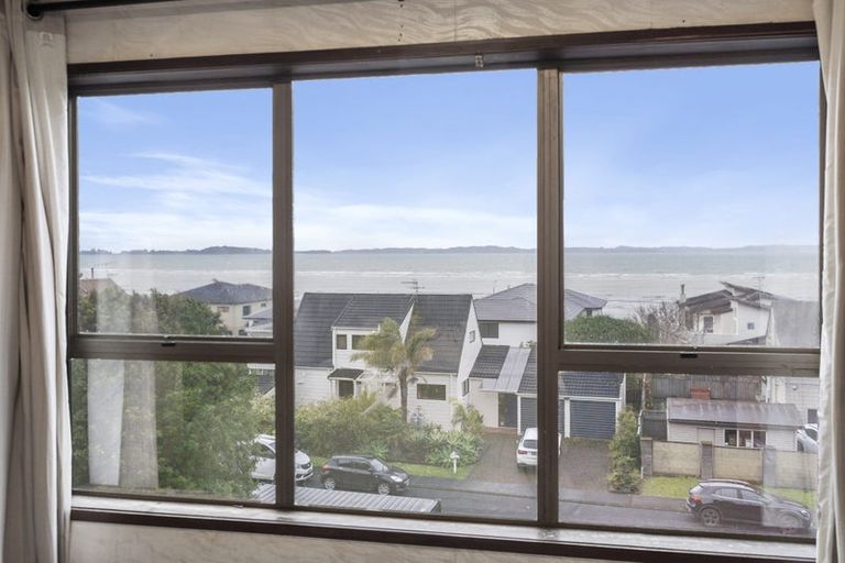 Photo of property in 21 Rogers Avenue, Eastern Beach, Auckland, 2012