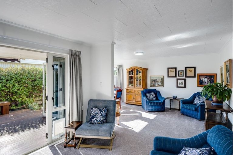 Photo of property in 57 Avenue Road, Greenmeadows, Napier, 4112