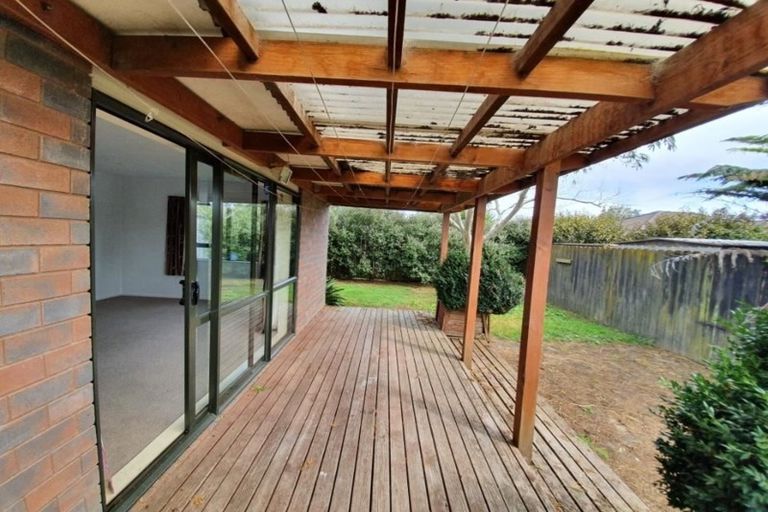 Photo of property in 10 O'sullivan Place, Waiuku, 2123