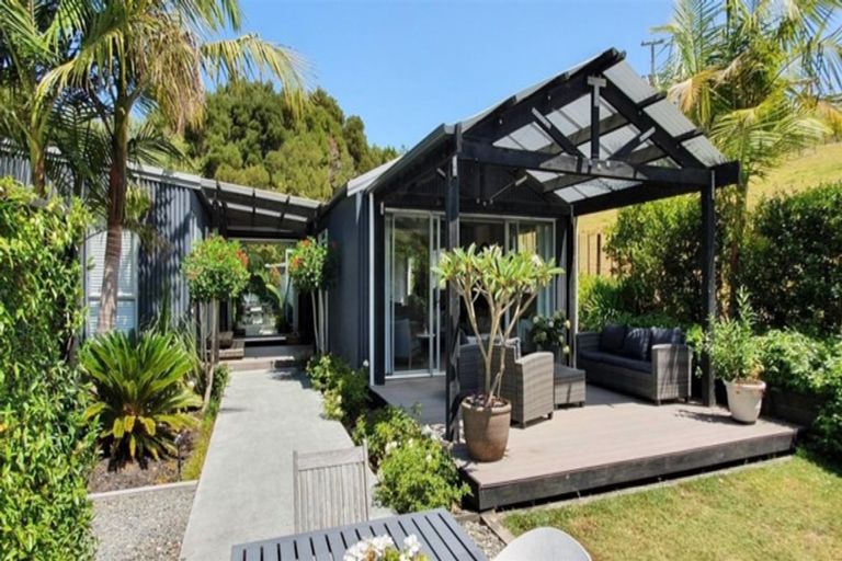 Photo of property in 30 Muncaster Road, Snells Beach, 0920