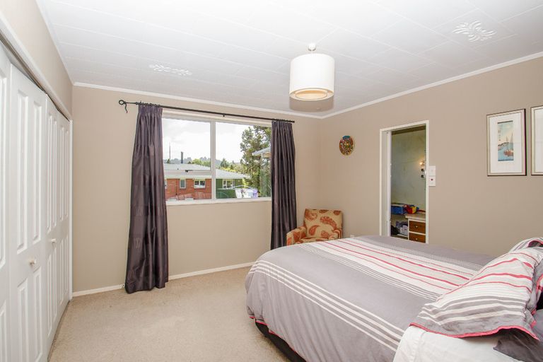 Photo of property in 2 Estuary Crescent, Fairfield, Dunedin, 9018