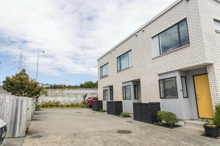 Photo of property in 12b Titoki Street, Te Atatu Peninsula, Auckland, 0610