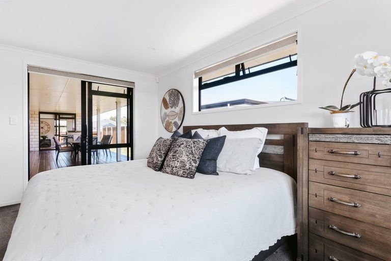 Photo of property in 2 Kotare Drive, Coastlands, Whakatane, 3120