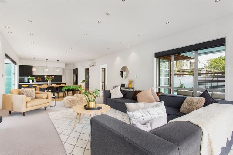 Photo of property in 45a Waiwetu Street, Burnside, Christchurch, 8053