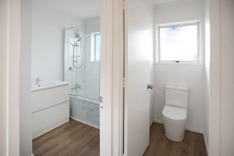 Photo of property in 3/83 Centreway Road, Orewa, 0931