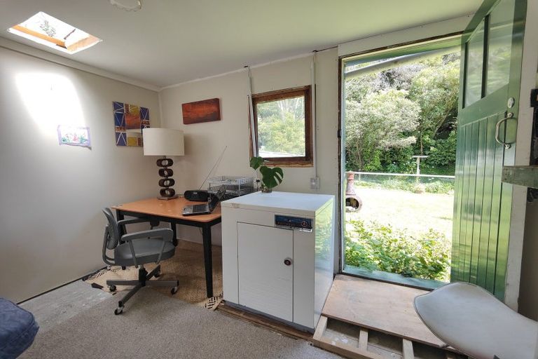 Photo of property in 17 Boyd Grove, Naenae, Lower Hutt, 5011