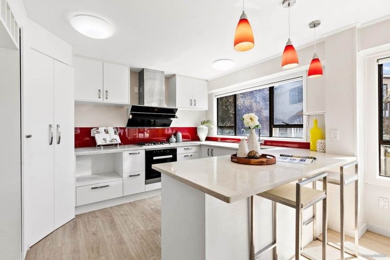 Photo of property in 72 Powrie Street, Glenfield, Auckland, 0629