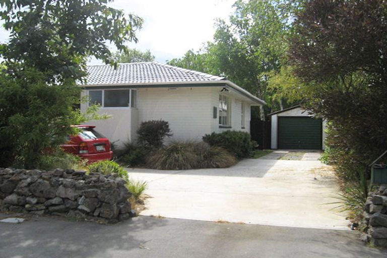 Photo of property in 12 Saunders Place, Redwood, Christchurch, 8051