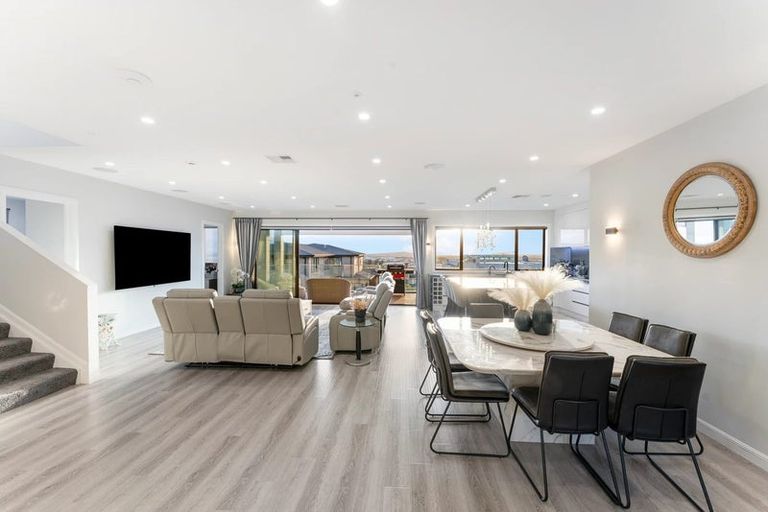 Photo of property in 13 Michael Richard Place, East Tamaki Heights, Auckland, 2016