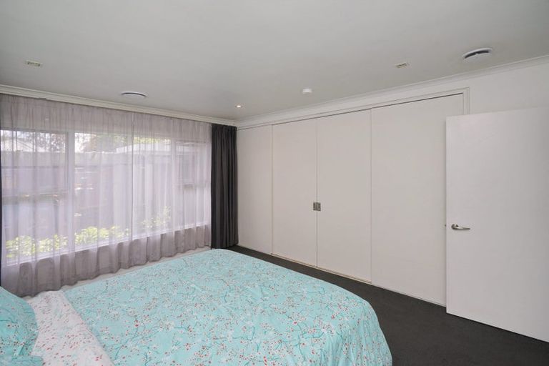Photo of property in 17 Joyce Crescent, Ilam, Christchurch, 8041