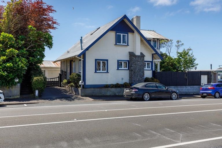 Photo of property in 162 Saint Aubyn Street, New Plymouth, 4310