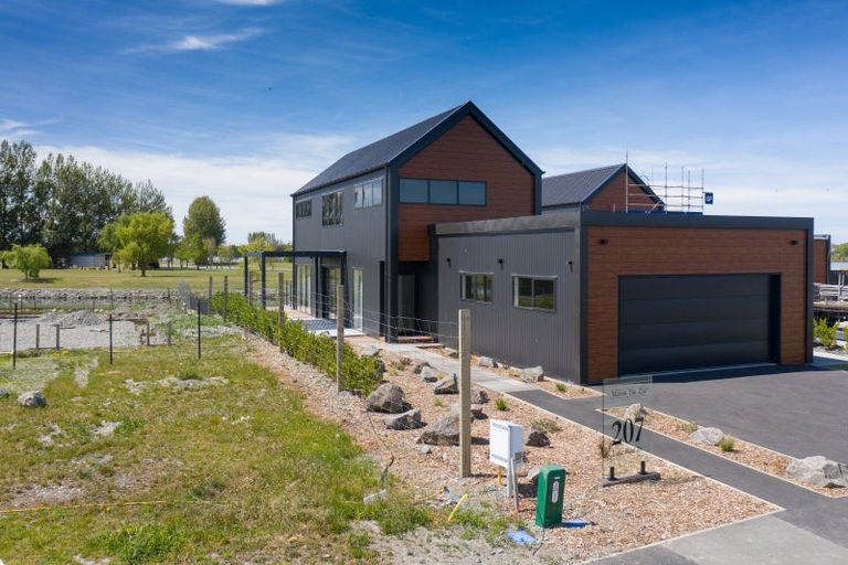 Photo of property in 203 Lake Hood Drive, Huntingdon, Ashburton, 7774