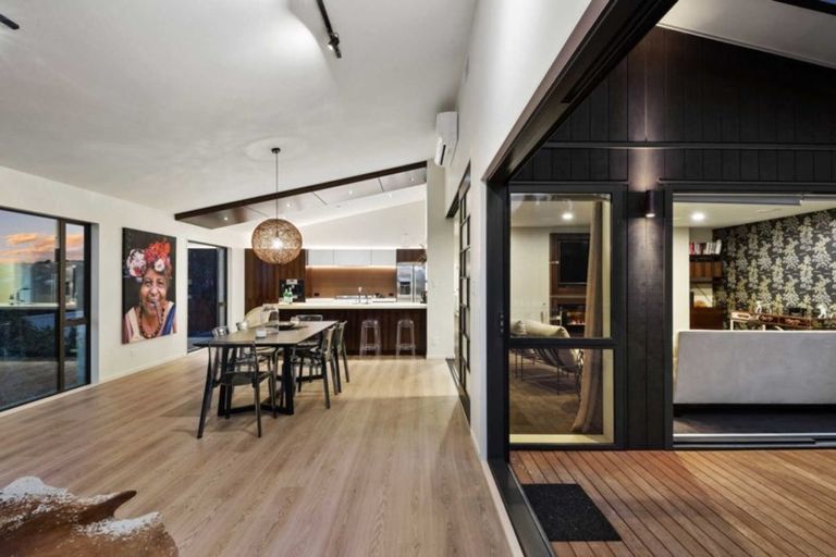 Photo of property in 109c Moncks Spur Road, Redcliffs, Christchurch, 8081