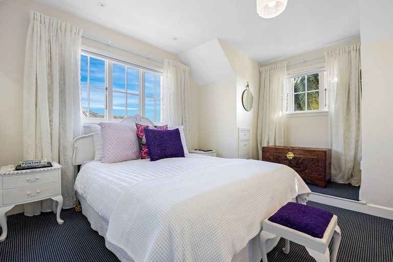 Photo of property in 49 Cashmere Road, Cashmere, Christchurch, 8022